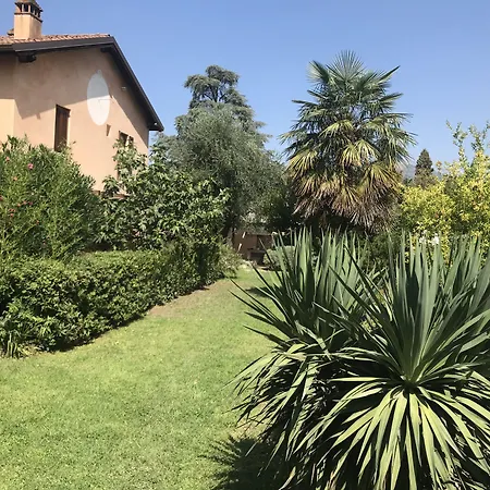 Il Giardino Segreto לינה וארוחת בוקר איסאו