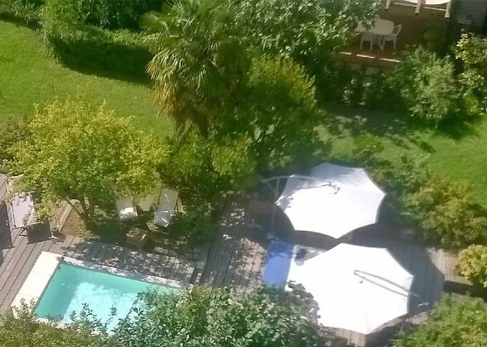 Il Giardino Segreto לינה וארוחת בוקר 4*