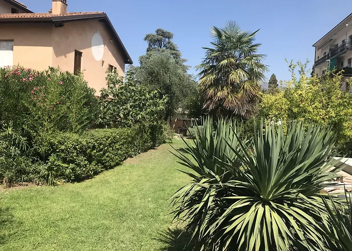 Il Giardino Segreto לינה וארוחת בוקר איסאו