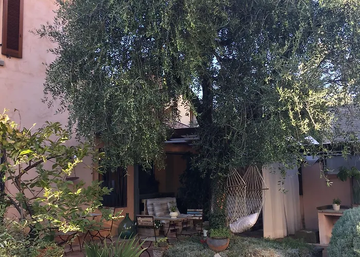 Il Giardino Segreto לינה וארוחת בוקר 4*